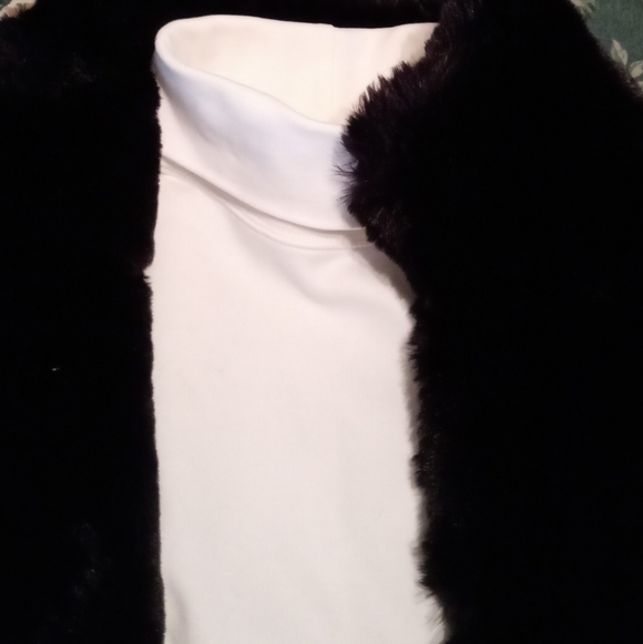 *NWOT* Lands End Black Faux Fur Vest, Mid-Hip Length, Size M - Picture 6 of 6
